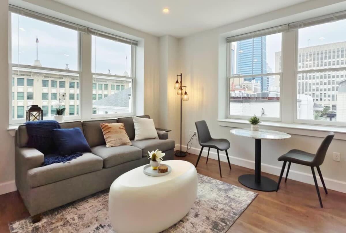 Fun Cozy Apts - 1 25 Mile Walk To Tiaa Bnk Fld Jacksonville Buitenkant foto