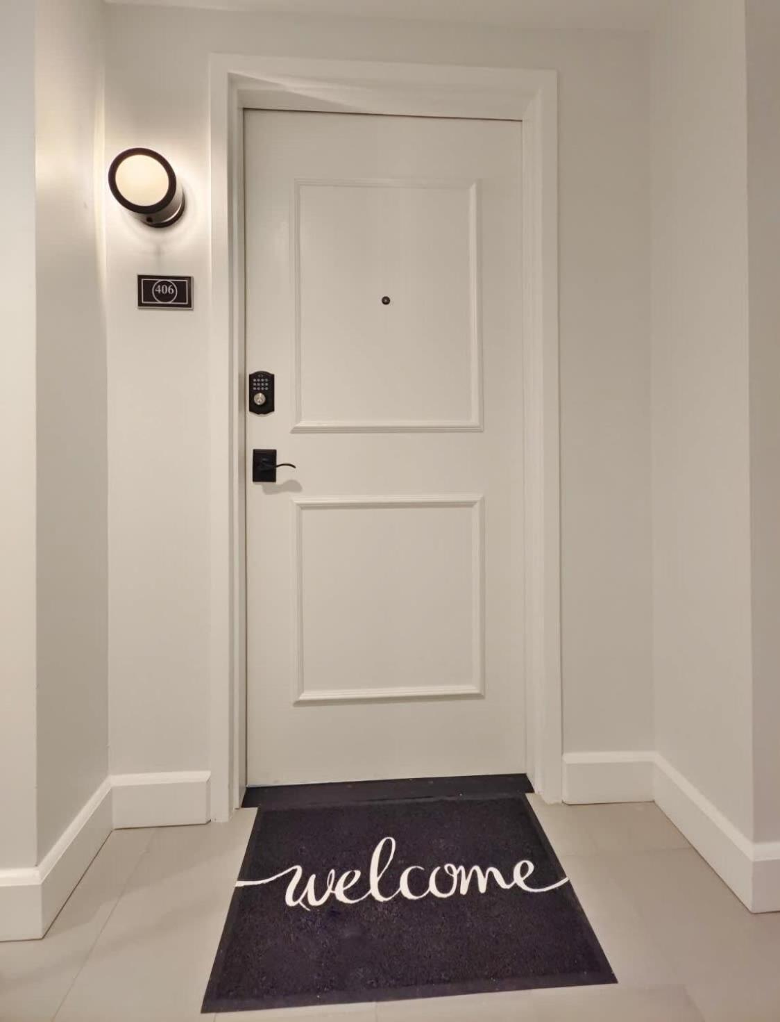 Fun Cozy Apts - 1 25 Mile Walk To Tiaa Bnk Fld Jacksonville Buitenkant foto