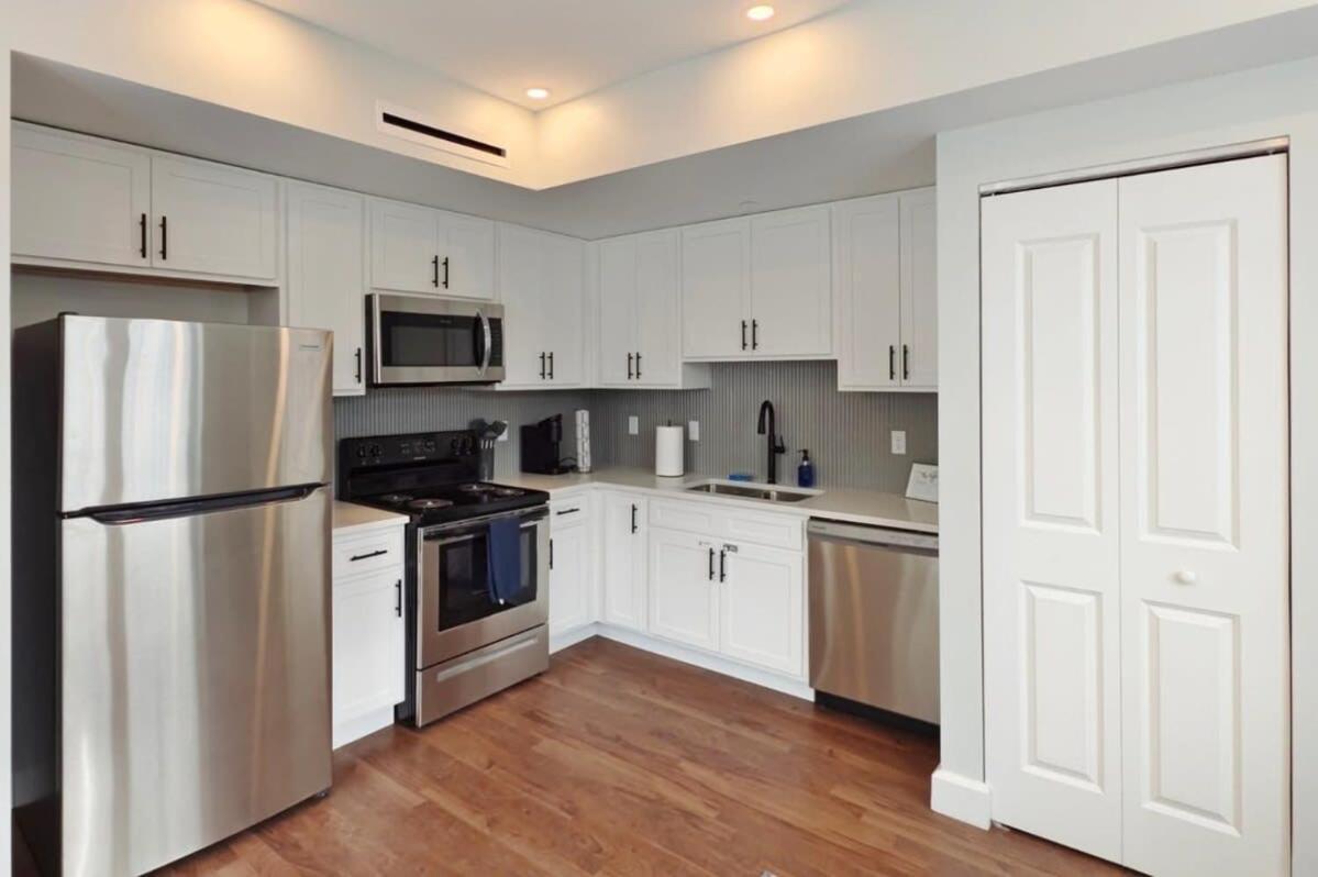 Fun Cozy Apts - 1 25 Mile Walk To Tiaa Bnk Fld Jacksonville Buitenkant foto
