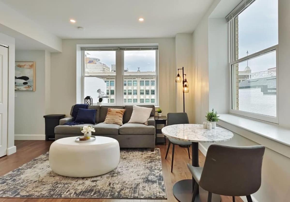 Fun Cozy Apts - 1 25 Mile Walk To Tiaa Bnk Fld Jacksonville Buitenkant foto